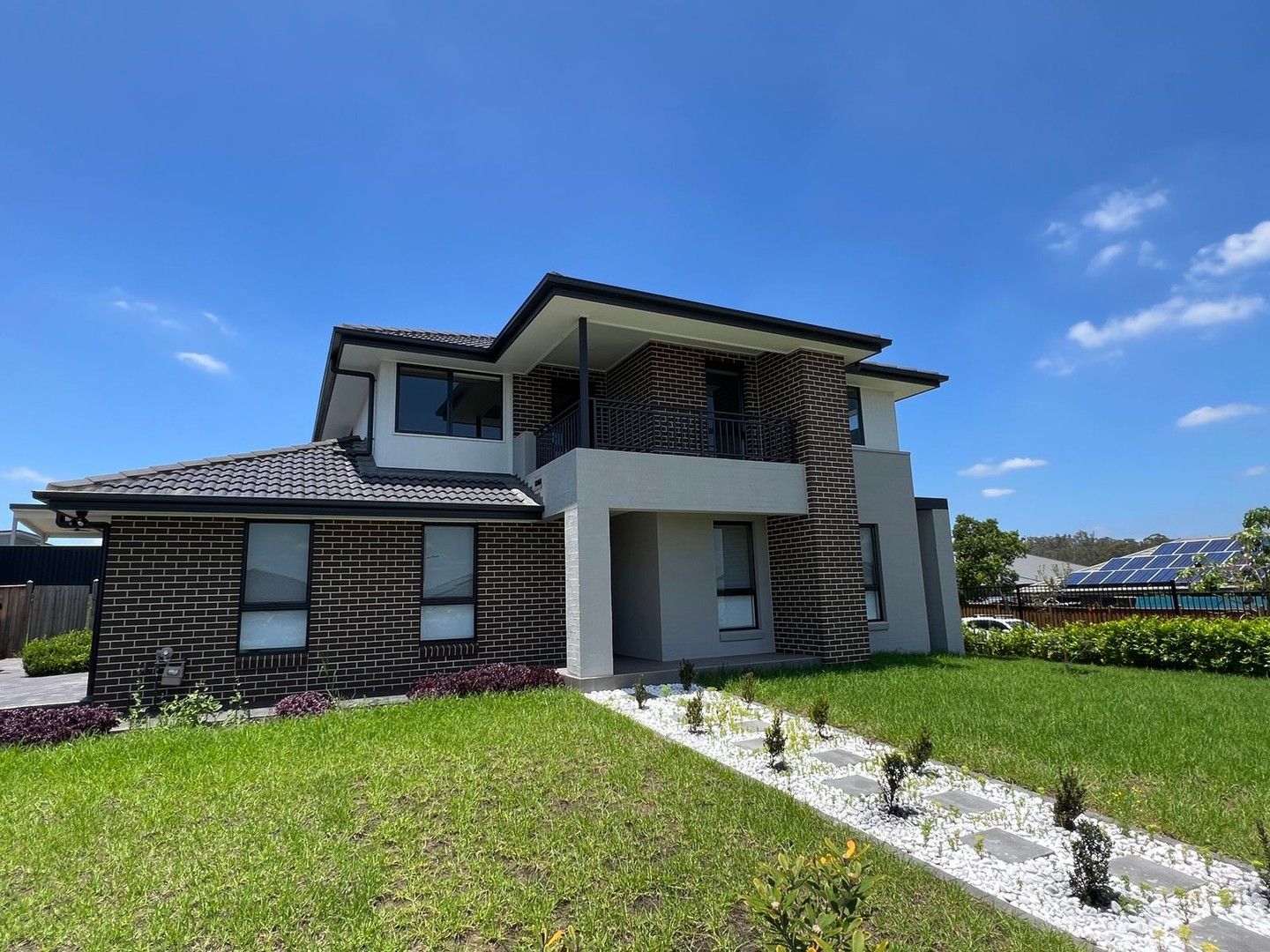 4 bedrooms House in 23 Lowndes Drive ORAN PARK NSW, 2570