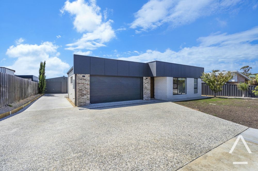 4 bedrooms House in 6 Senator Court NEWNHAM TAS, 7248