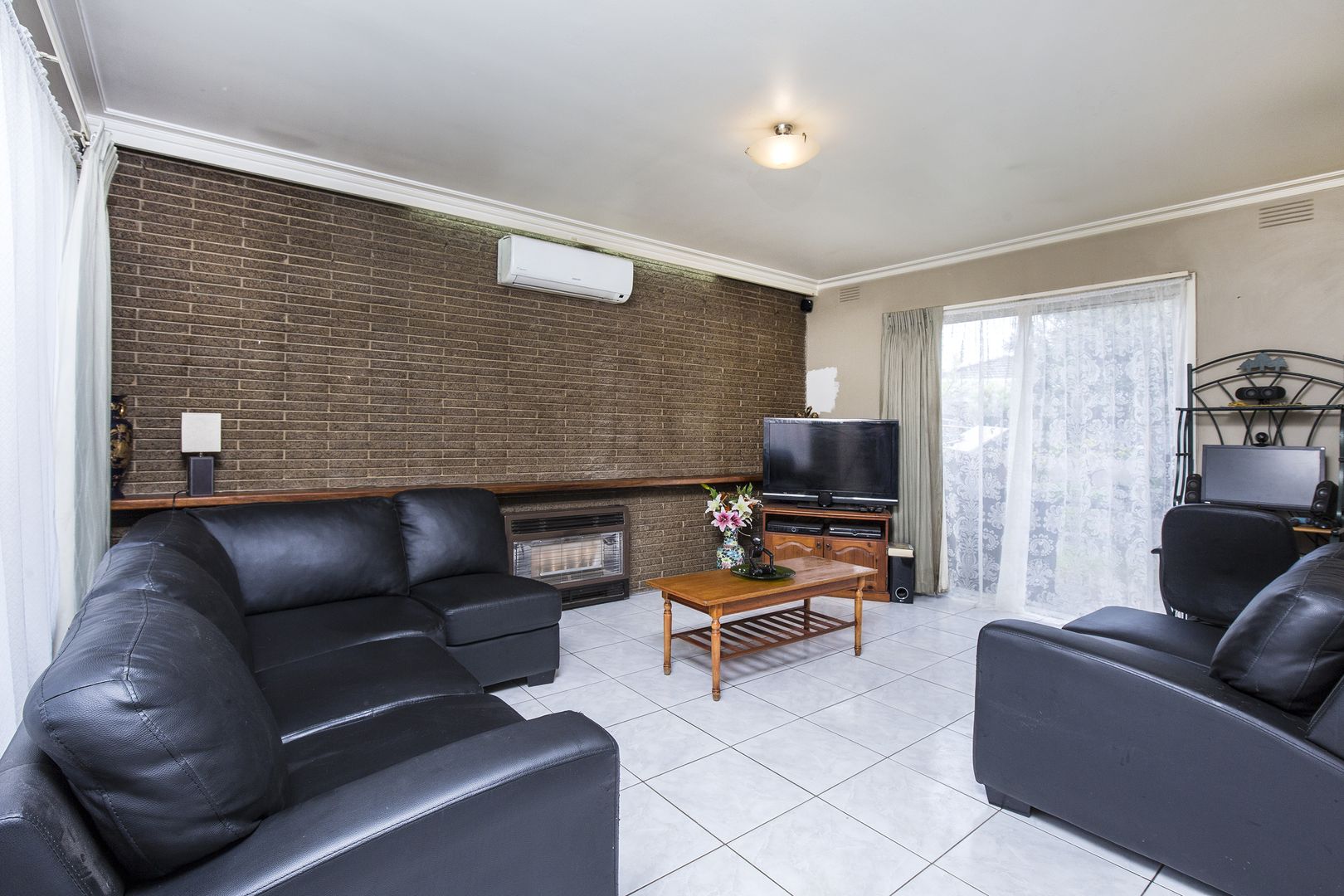 28 The Crossway South, Avondale Heights VIC 3034, Image 2