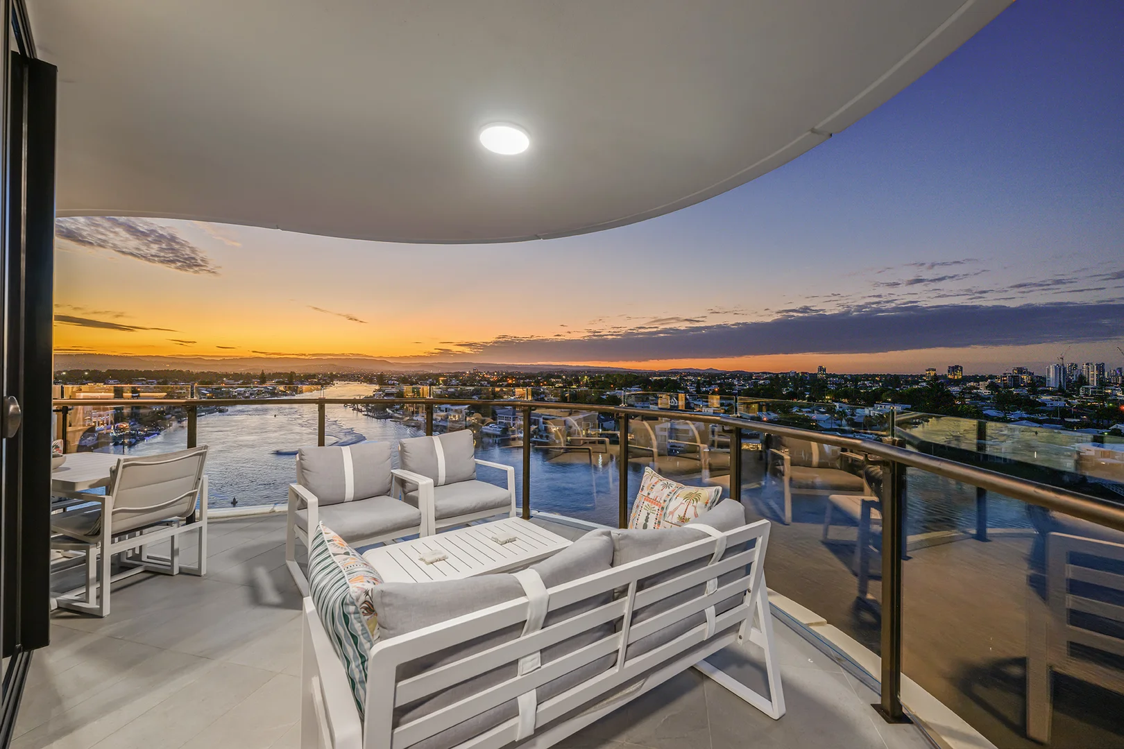 Additional image 24 of 906/15-17 Cannes Avenue, Surfers Paradise QLD 4217