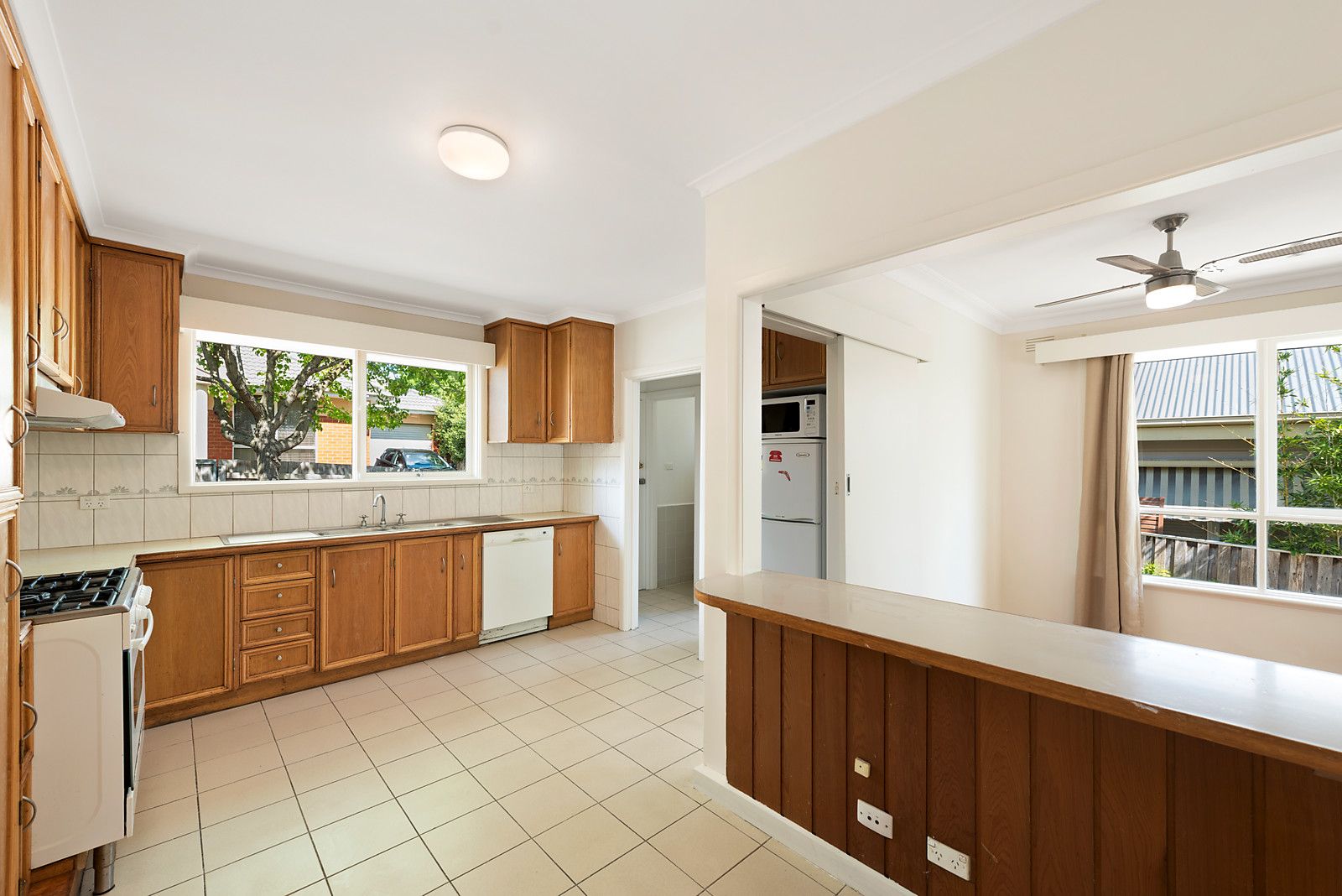 1/14 Corrigan Street, Burwood VIC 3125, Image 2