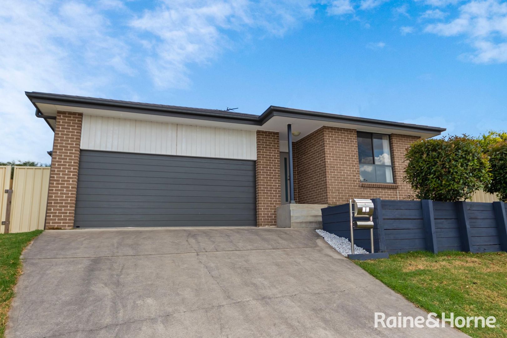 11 Northview Circuit, Muswellbrook Property History & Address