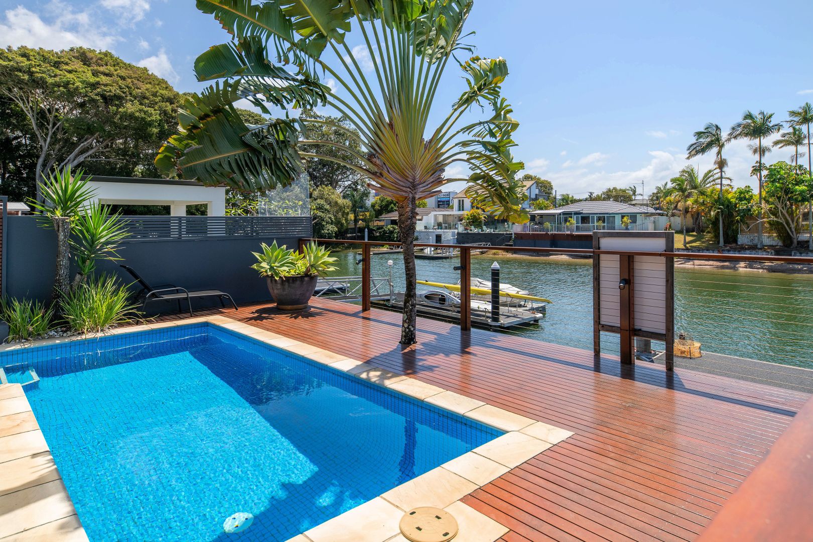 9 Vespa Crescent, Surfers Paradise QLD 4217, Image 2