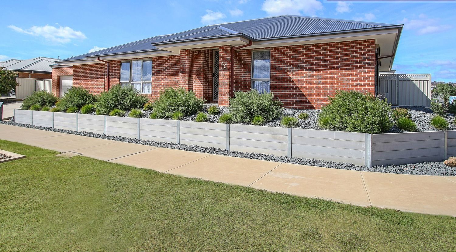 30 Ashburton Circuit Wodonga Vic 3690 House For Rent 400 Domain
