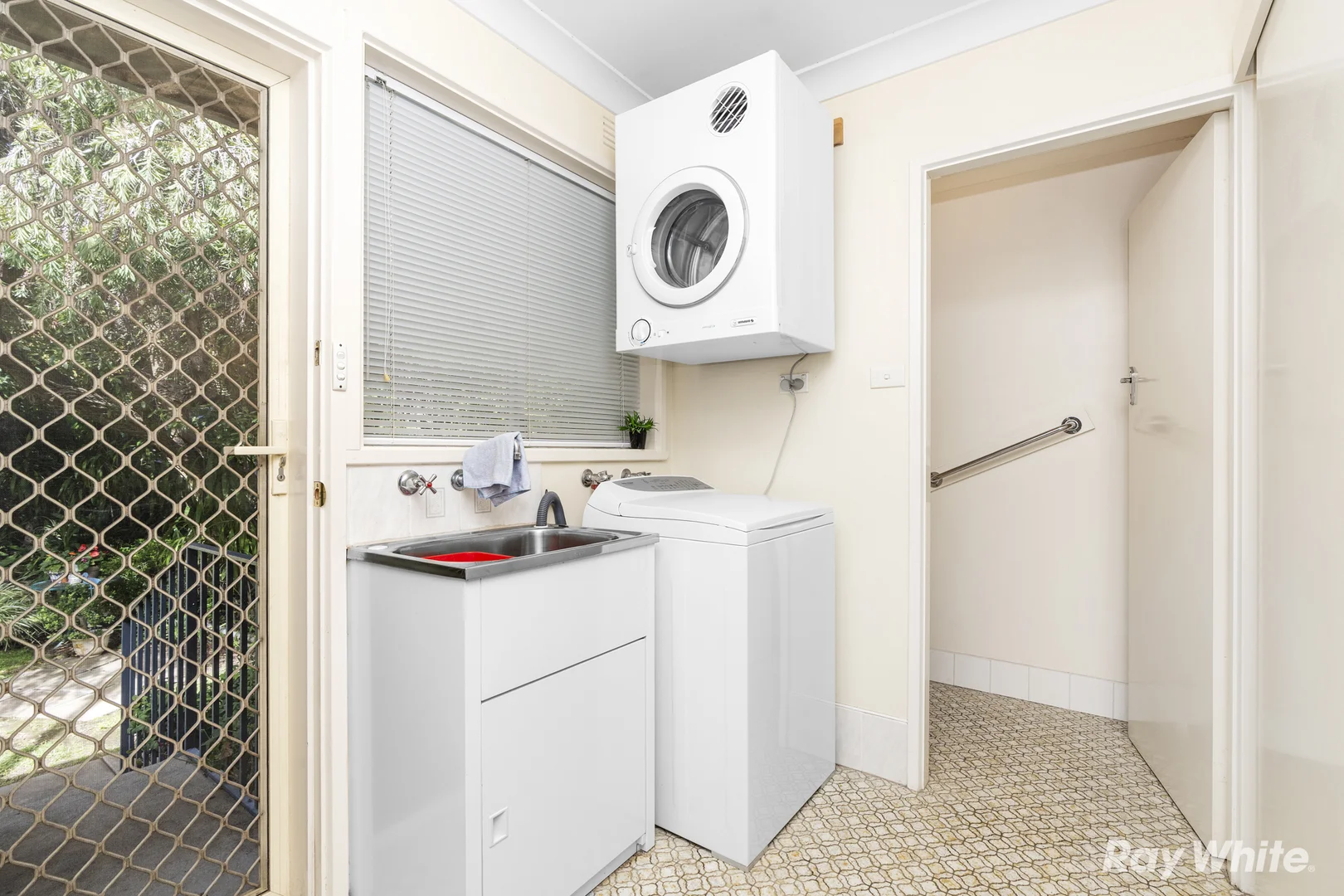 Additional image 15 of 9 Malumba Crescent, Kooringal NSW 2650