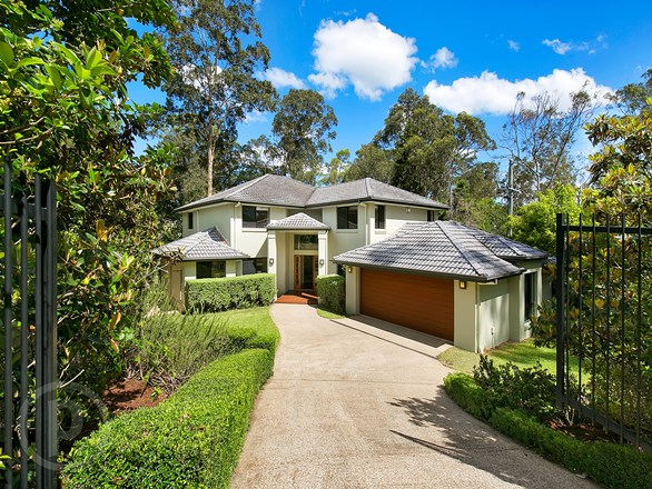 5 Amberelle Place, Chapel Hill QLD 4069