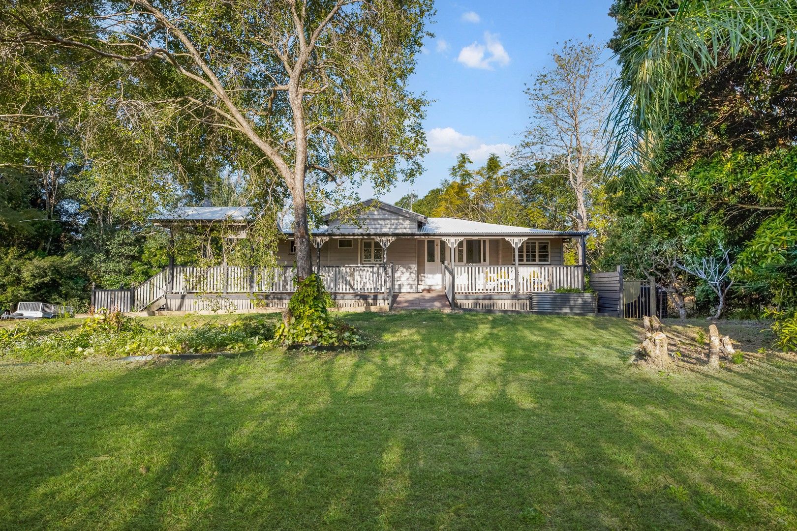 10 bedrooms House in 40 Bendixen Lane WOOMBYE QLD, 4559