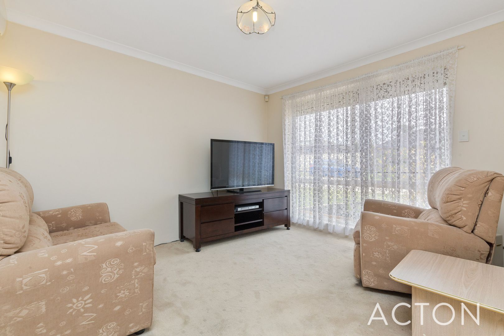 1B Okra Court, Lake Coogee WA 6166, Image 2