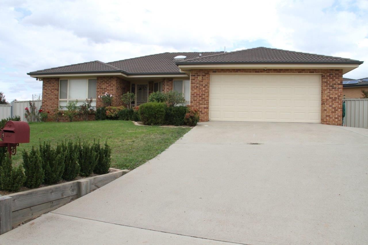 4 bedrooms House in 19 Barber Street YASS NSW, 2582