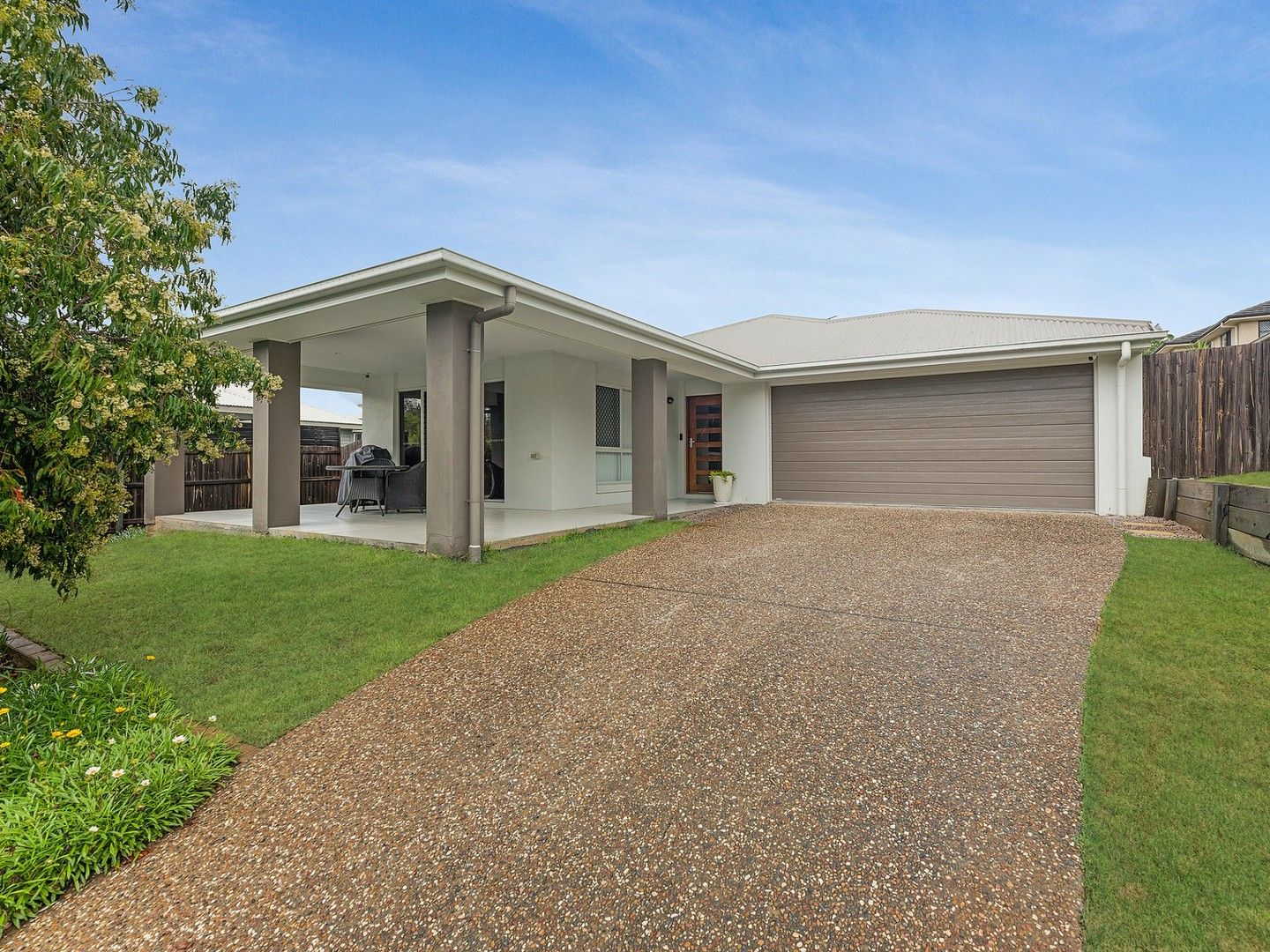 31 Foreshore Drive, Springfield Lakes QLD 4300
