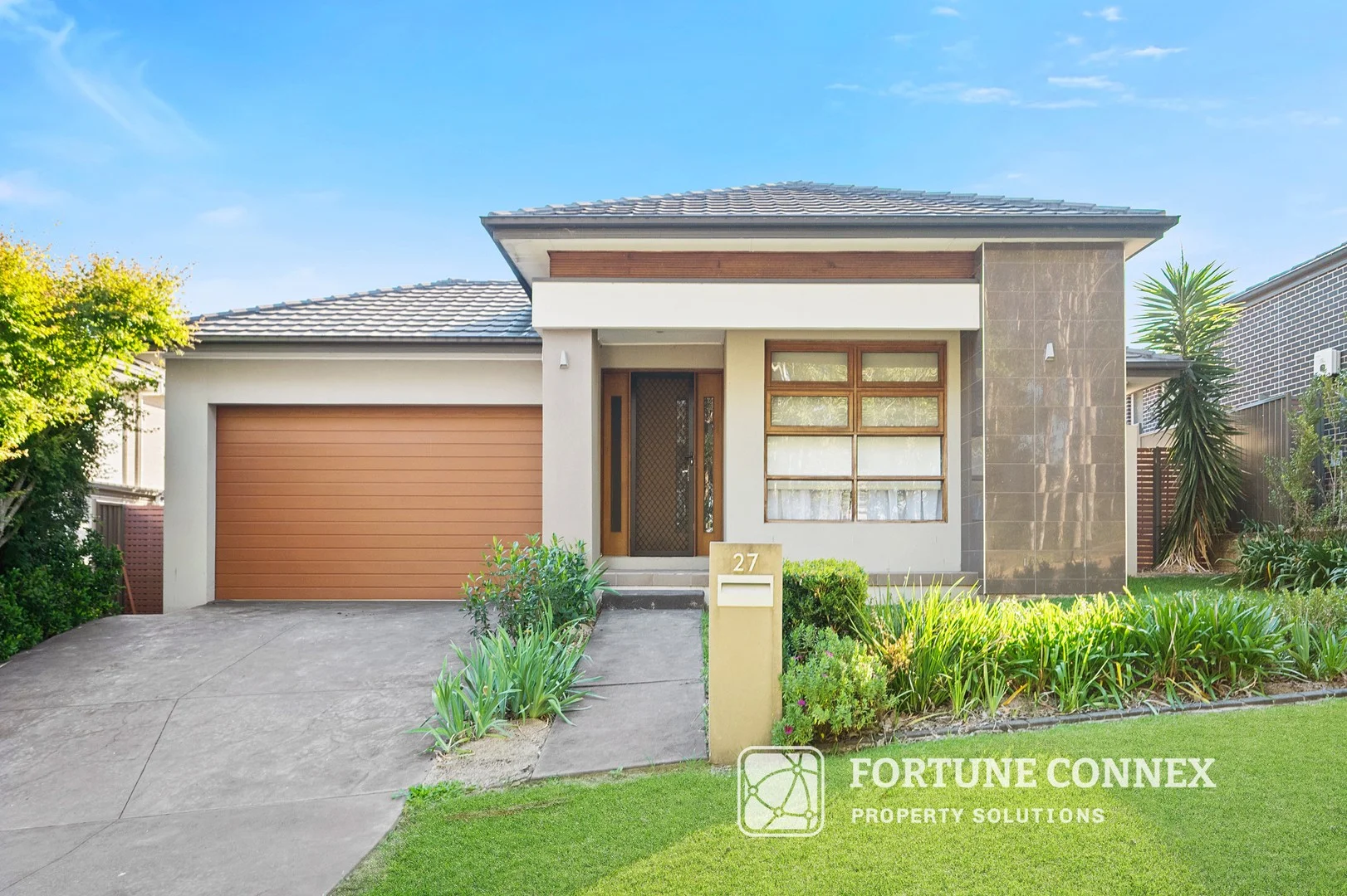 27 Donahue Circuit, Harrington Park NSW 2567