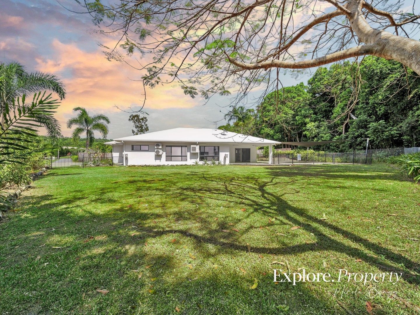 4 bedrooms House in 4 Cove Court WONGALING BEACH QLD, 4852