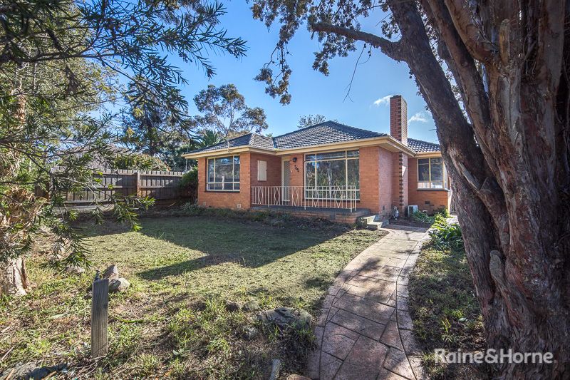 3 bedrooms House in 24 Melba Avenue SUNBURY VIC, 3429