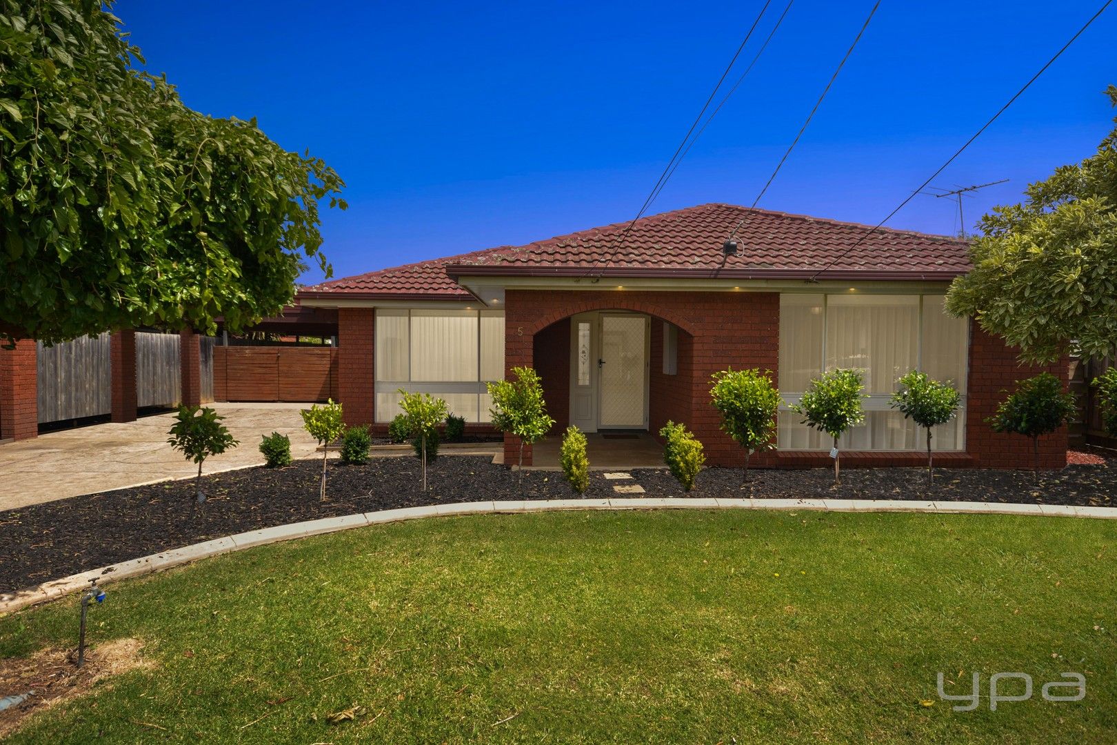 3 bedrooms House in 5 Nantilla Crescent WERRIBEE VIC, 3030