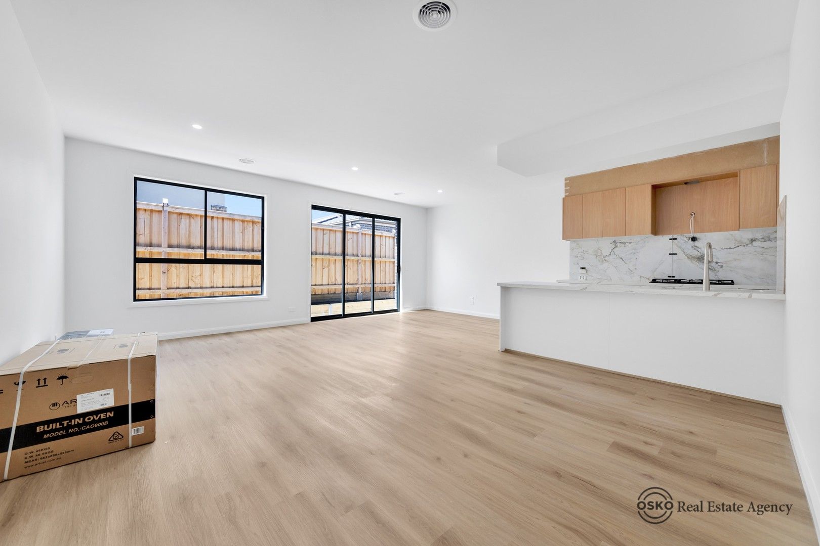 4 bedrooms House in 18 Lillypilly Street FRASER RISE VIC, 3336