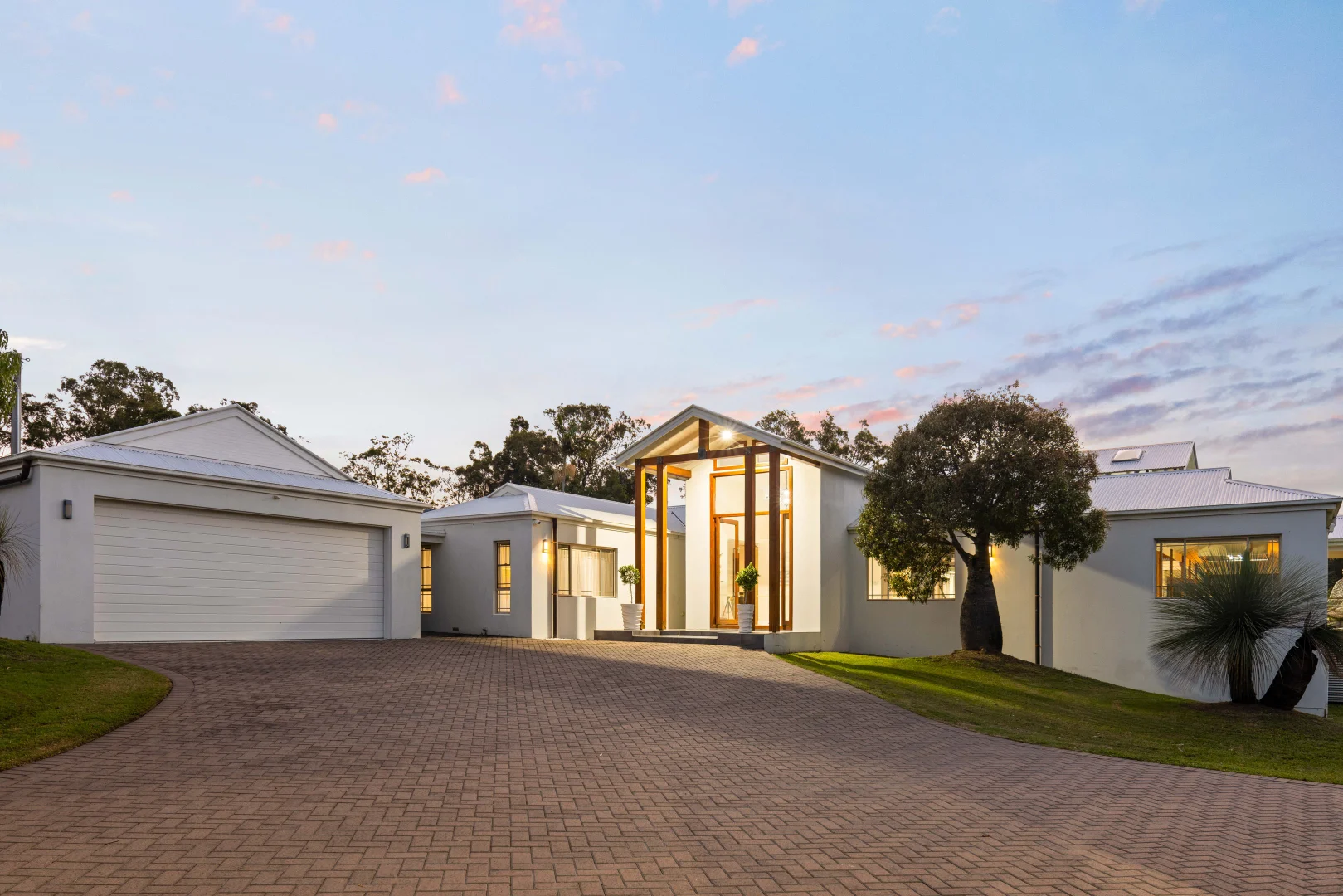 20 Riverdowns Crescent, Helensvale QLD 4212