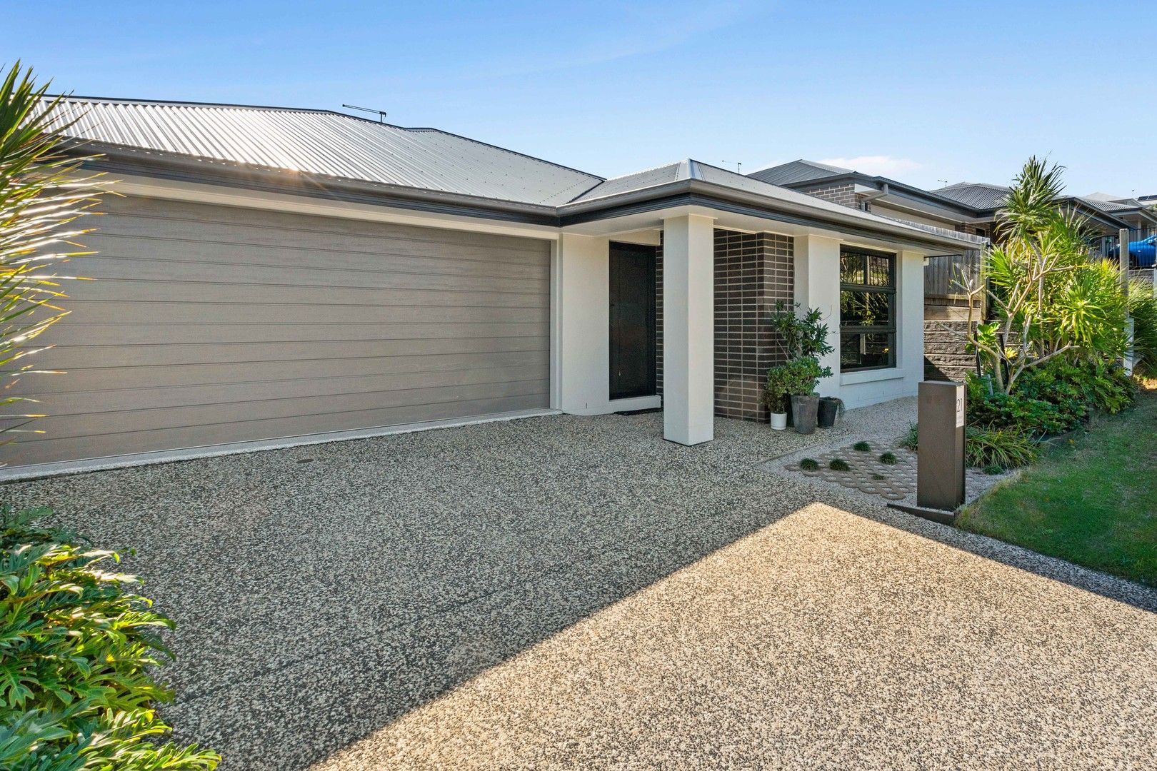 4 bedrooms House in 21 Highfield Avenue THORNLANDS QLD, 4164