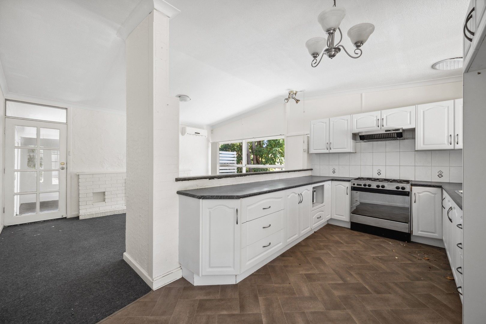 3 bedrooms House in 6 Werndley Street ARMADALE WA, 6112