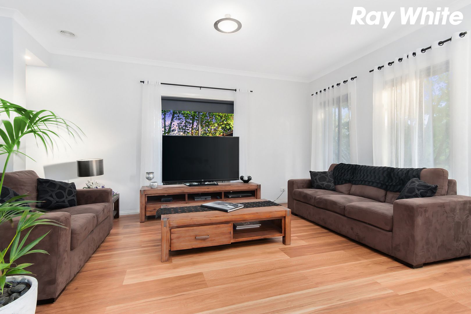 32 Waterford Rise, Pakenham VIC 3810, Image 1