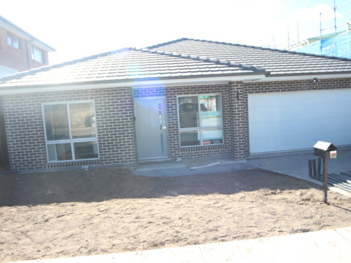 4 bedrooms House in 28 Chinnocks Ave CAMPBELLTOWN NSW, 2560