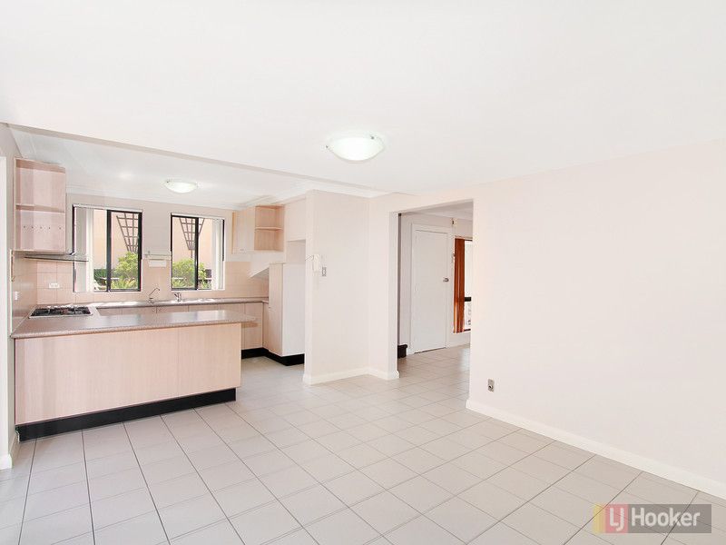 1a/112 Betts Road, Woodpark NSW 2164, Image 2