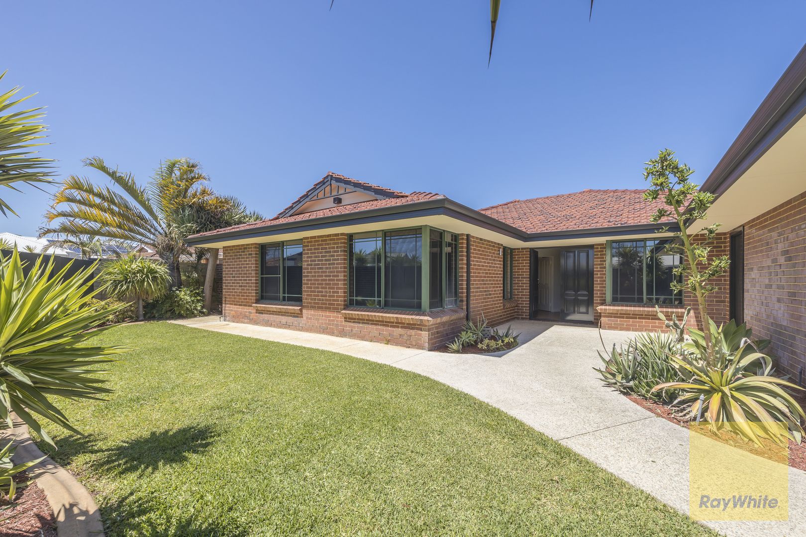 8 Samos Place, Mindarie WA 6030, Image 2