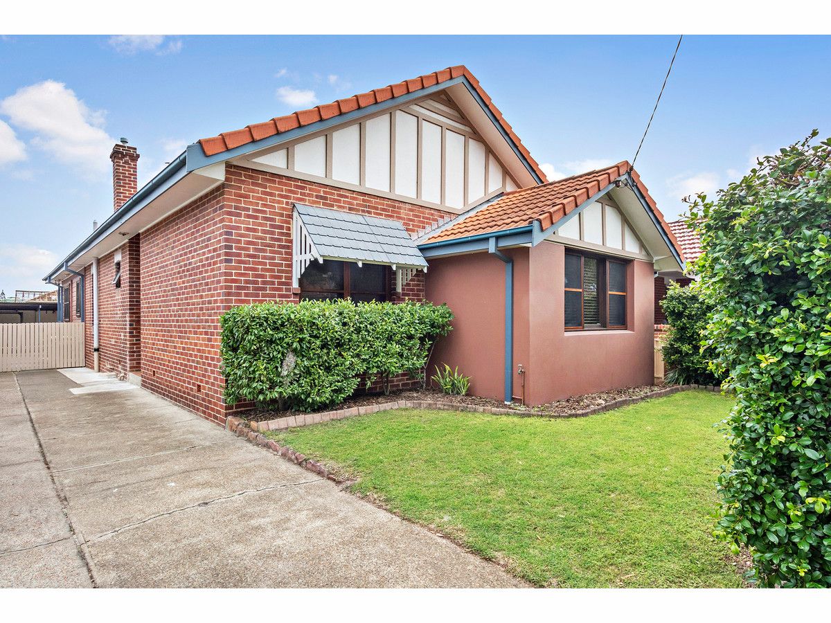 4 bedrooms House in 9 Warrah Street HAMILTON EAST NSW, 2303