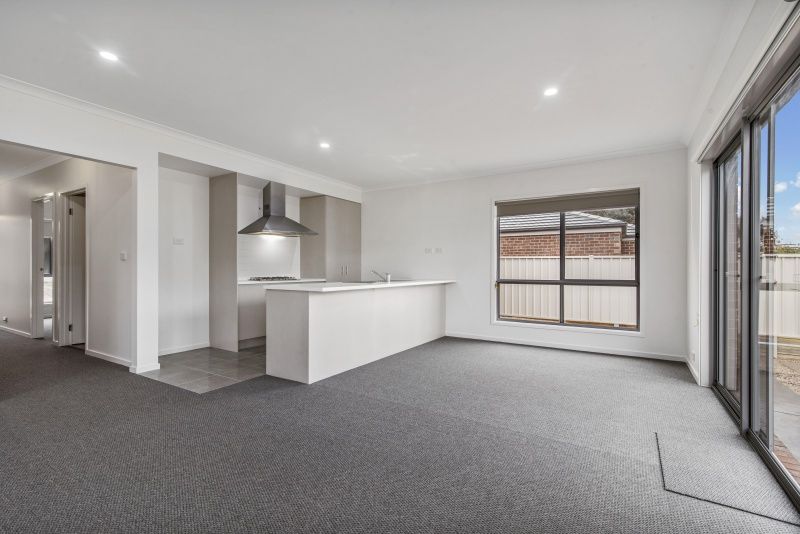 4/9 Miners Rest, Kangaroo Flat VIC 3555, Image 1