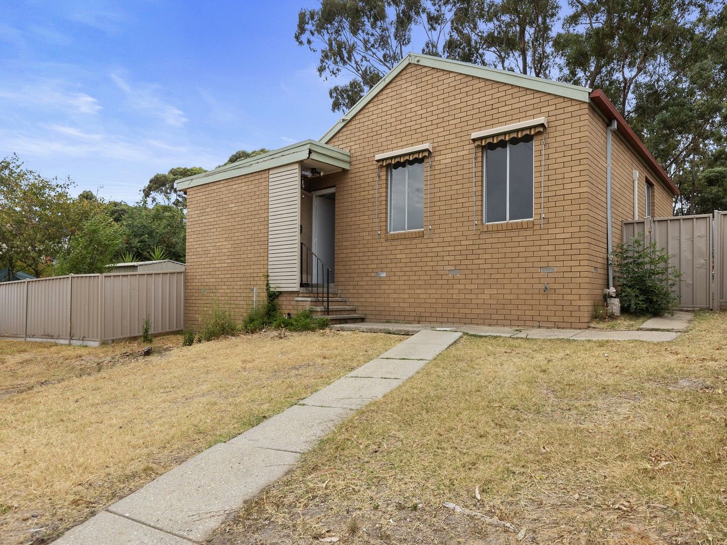 2 bedrooms House in 18 KITCHENER CRESCENT SEYMOUR VIC, 3660