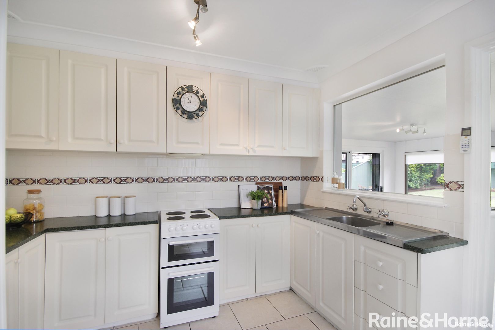 12 Patrick Street, Bateau Bay NSW 2261, Image 2