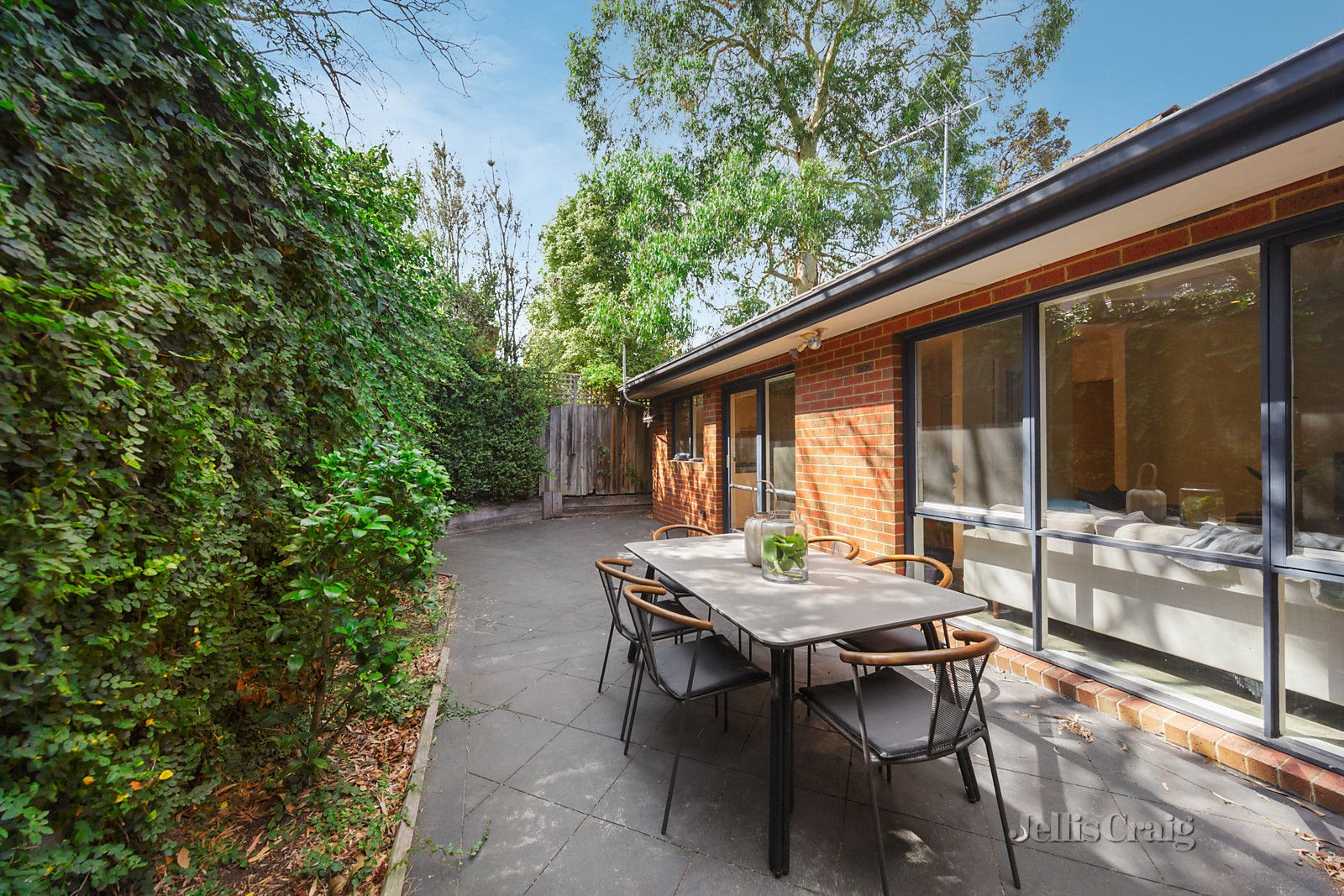 2/40 Summerhill Road, Brighton East VIC 3187, Image 2