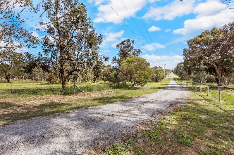 582 Saint Albans Road, Baldivis WA 6171, Image 2