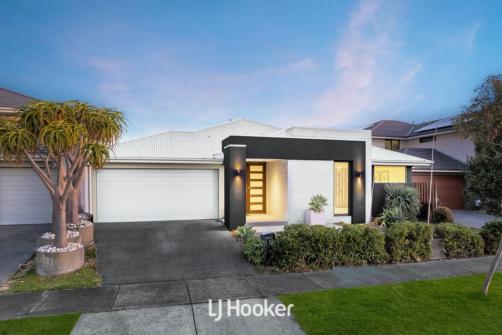 21 Pandora Drive, Cranbourne West VIC 3977, Image 1