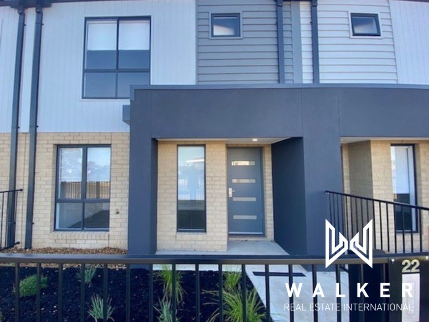 3 bedrooms Townhouse in 22 Paramount Boulevard WYNDHAM VALE VIC, 3024