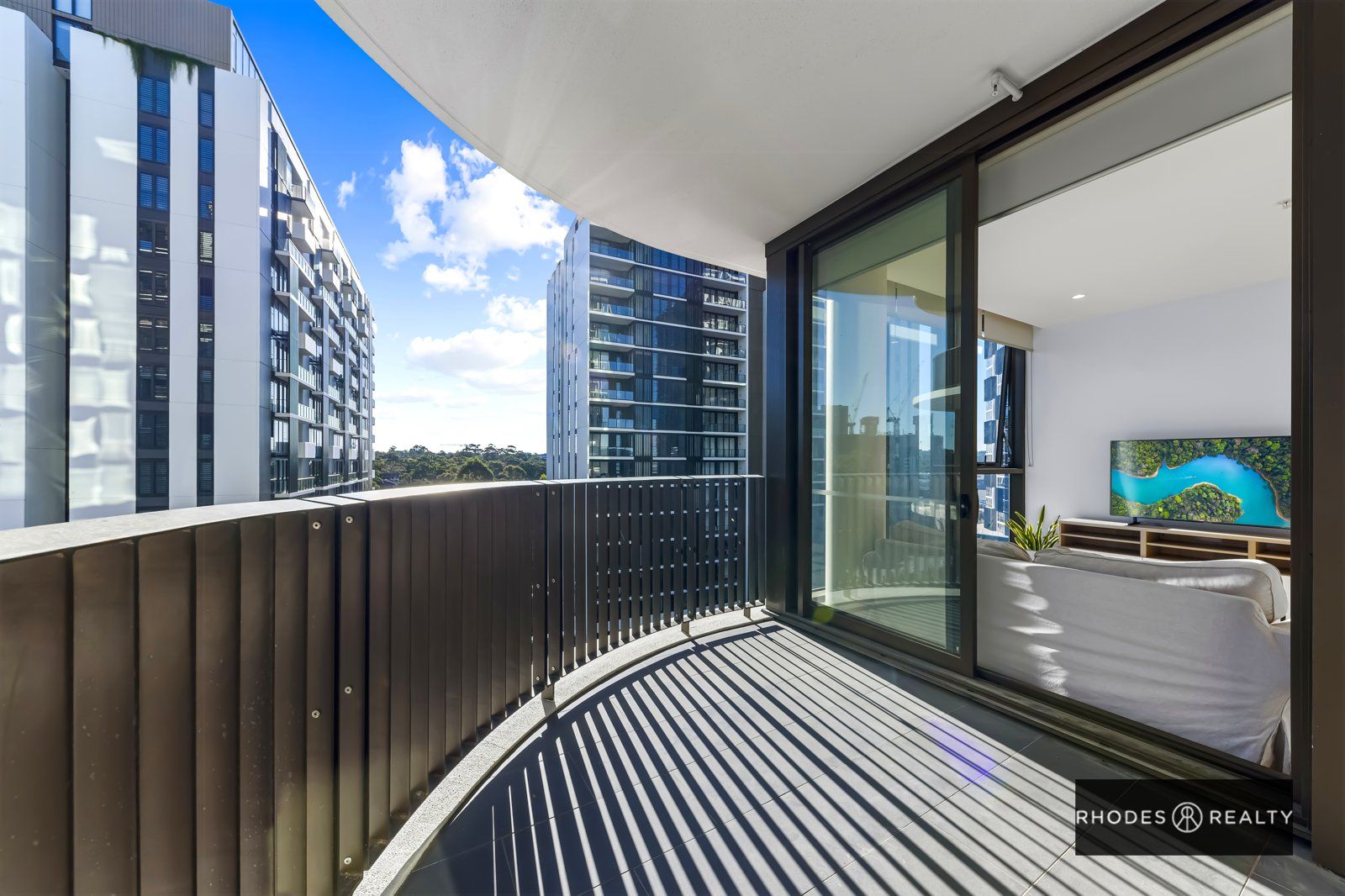 1 bedrooms Apartment / Unit / Flat in 1008B/80 Waterloo Road MACQUARIE PARK NSW, 2113