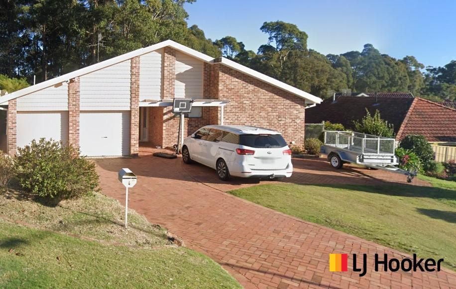 4 bedrooms House in 4 Blaxland Crescent SUNSHINE BAY NSW, 2536