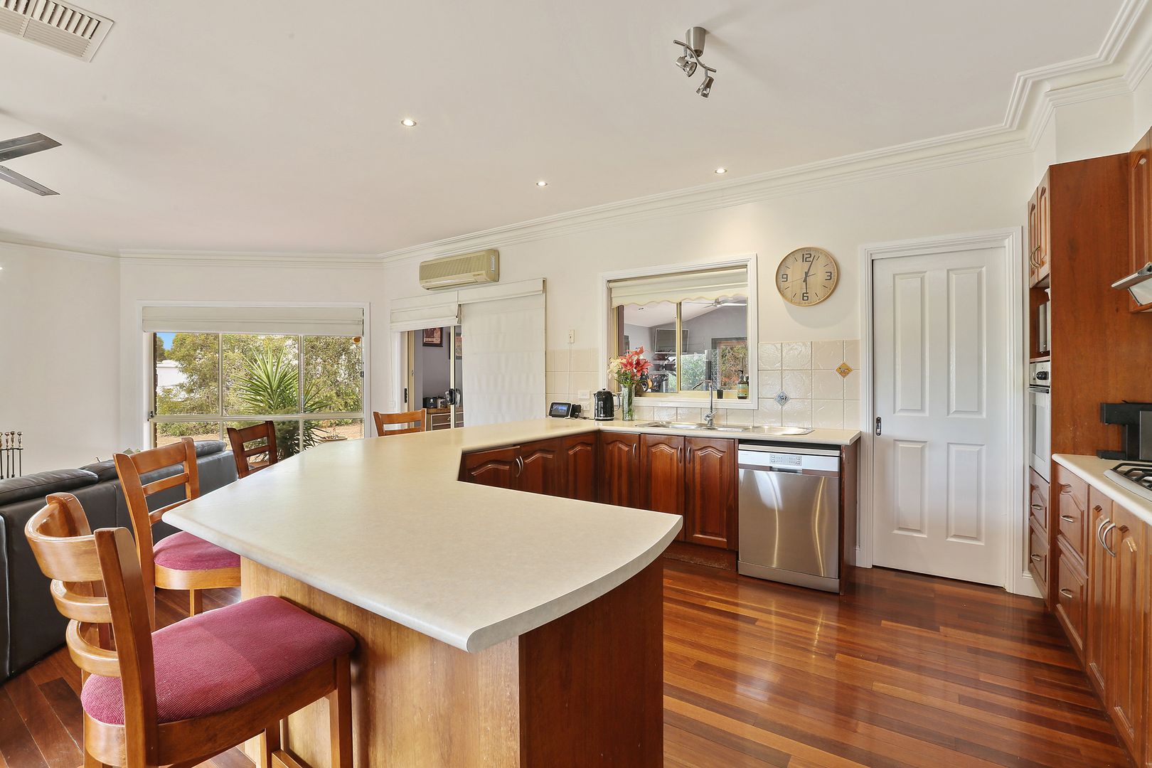 28 Emmersons Road, Lovely Banks VIC 3213, Image 2