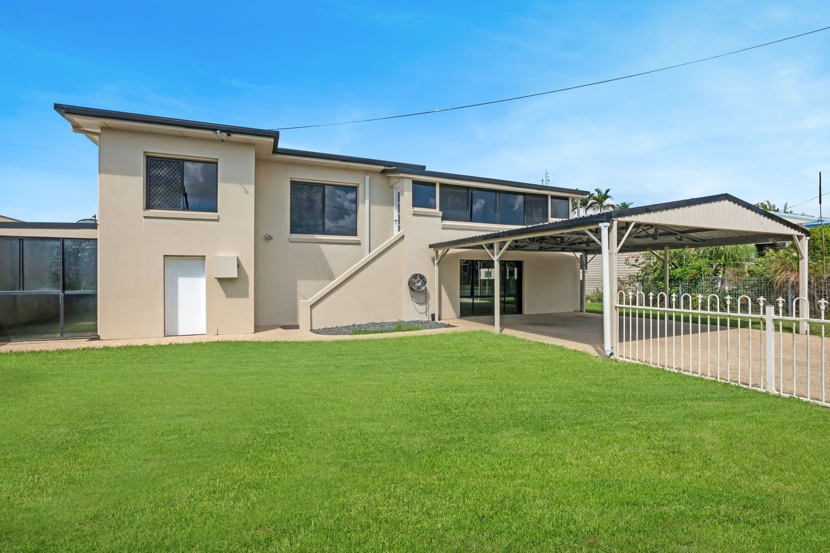 4 bedrooms House in 19 Keith Hamilton Street WEST MACKAY QLD, 4740