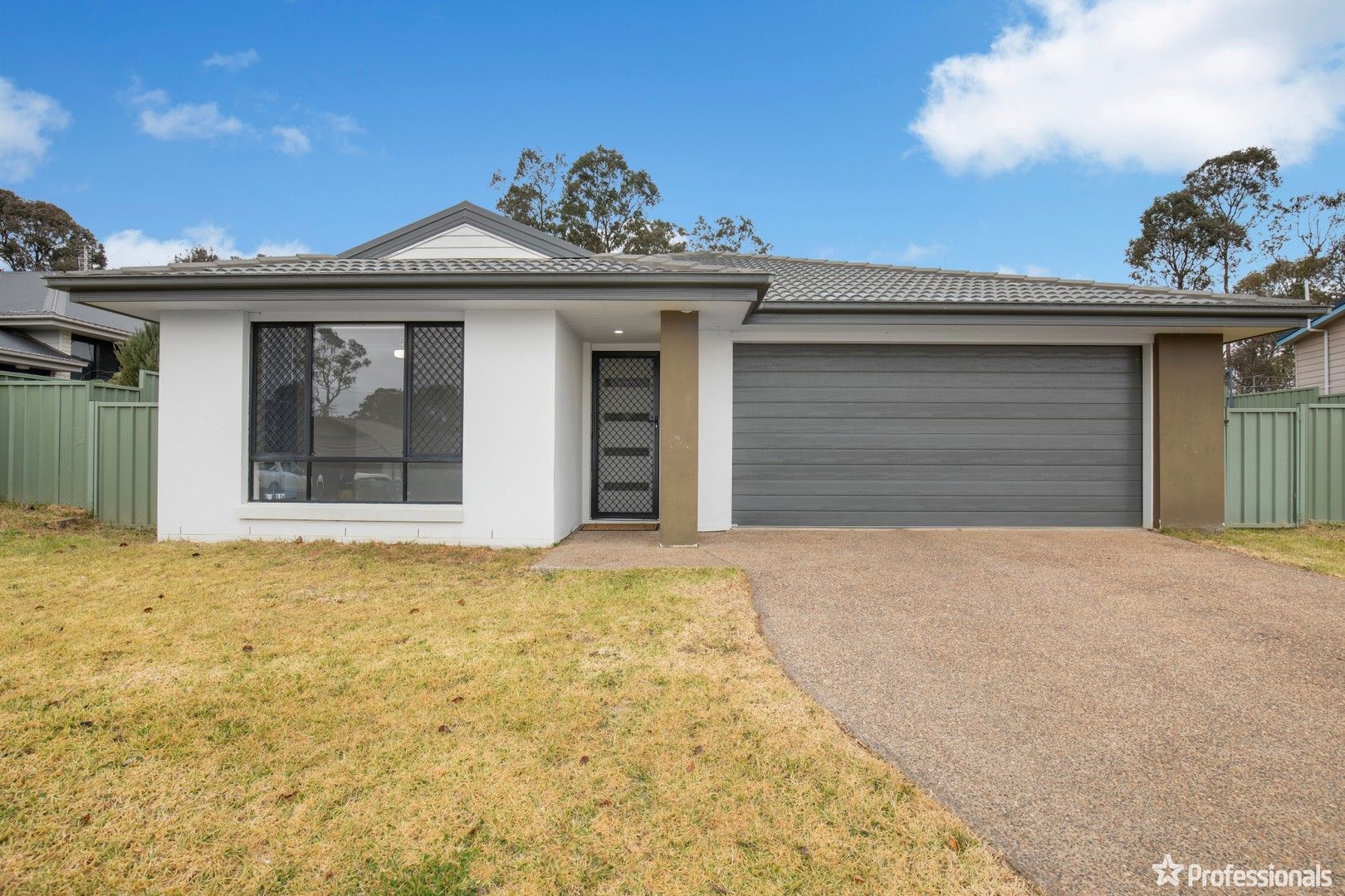 4 bedrooms House in 35 Dale Crescent ARMIDALE NSW, 2350