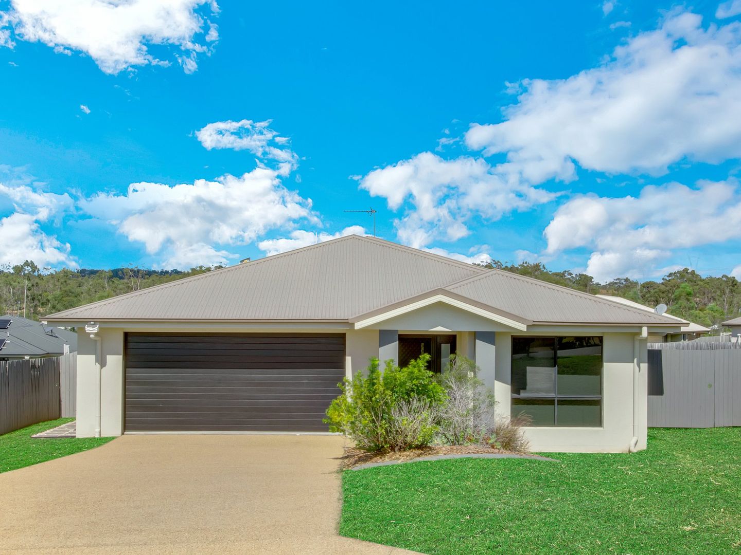 27 Woodland Court, Kirkwood QLD 4680, Image 1