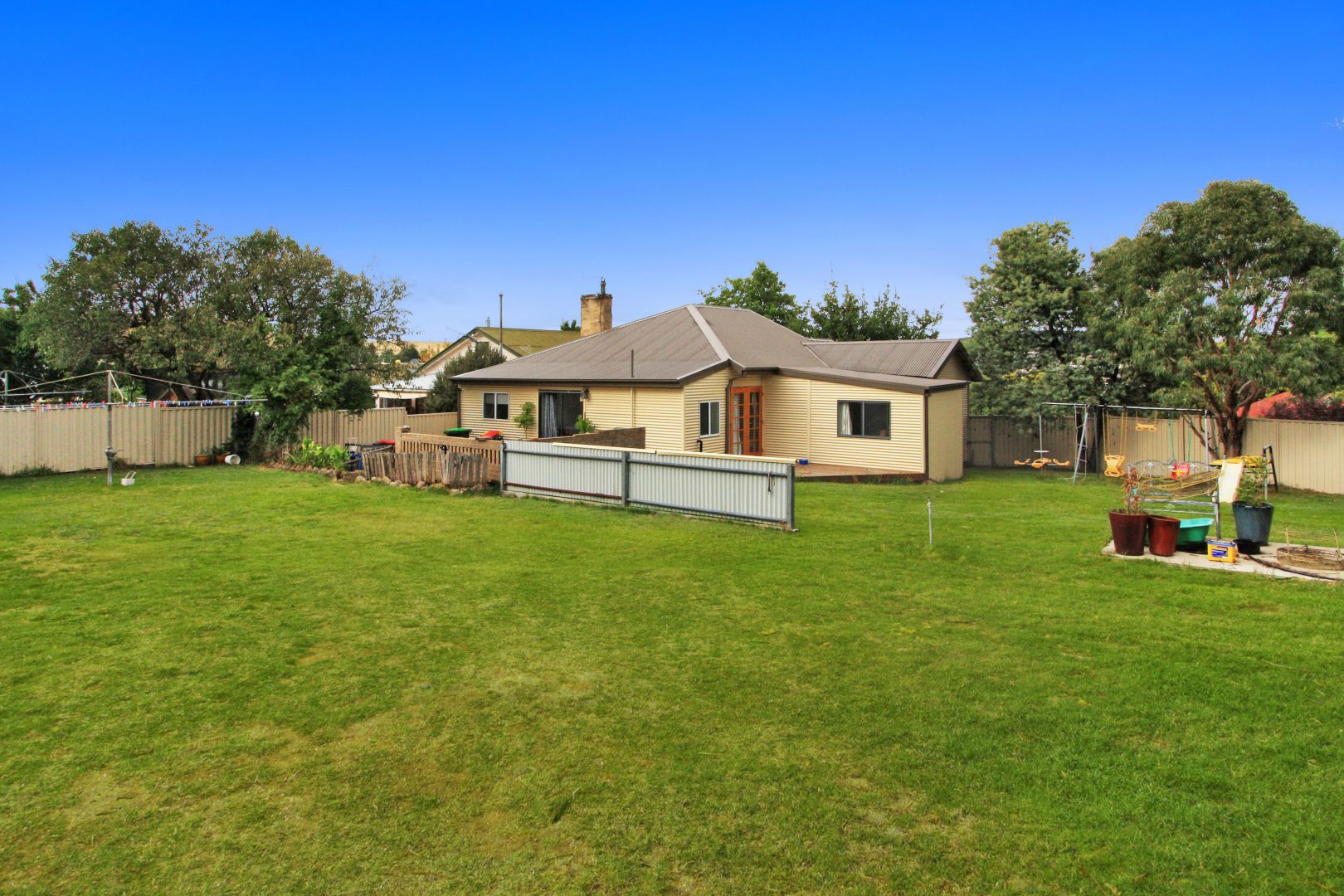 22 Bradley Street, Cooma NSW 2630, Image 2