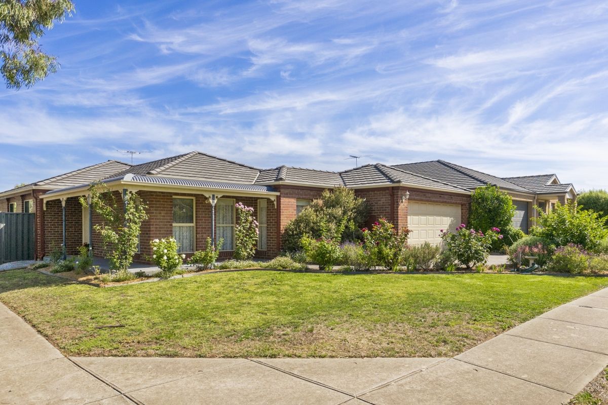 1 Manifera Close, Manor Lakes VIC 3024, Image 0