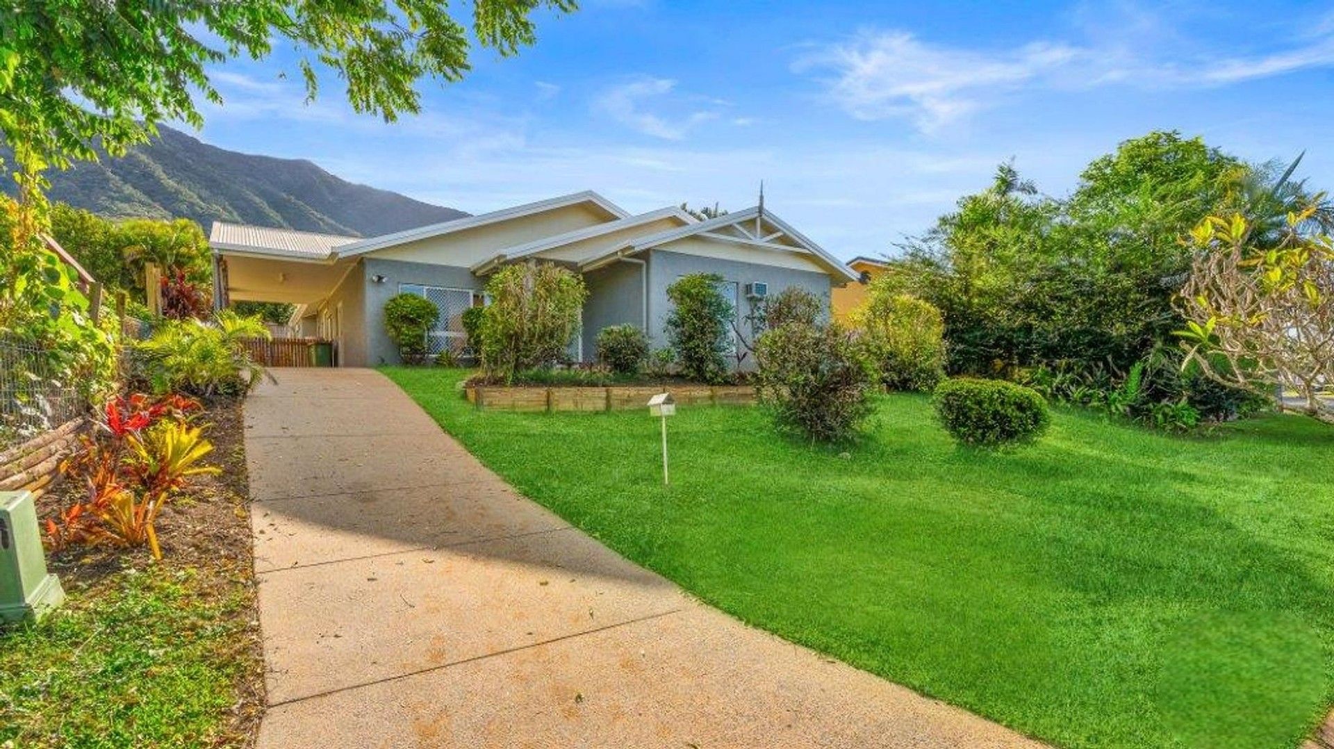 4 bedrooms House in 16 Giauca Street REDLYNCH QLD, 4870