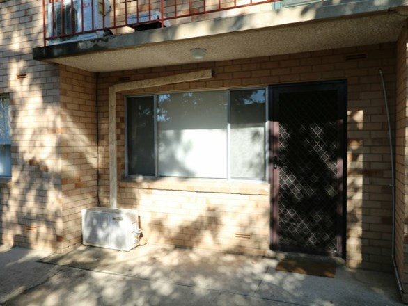 2/143 Lake Albert Road, Kooringal NSW 2650