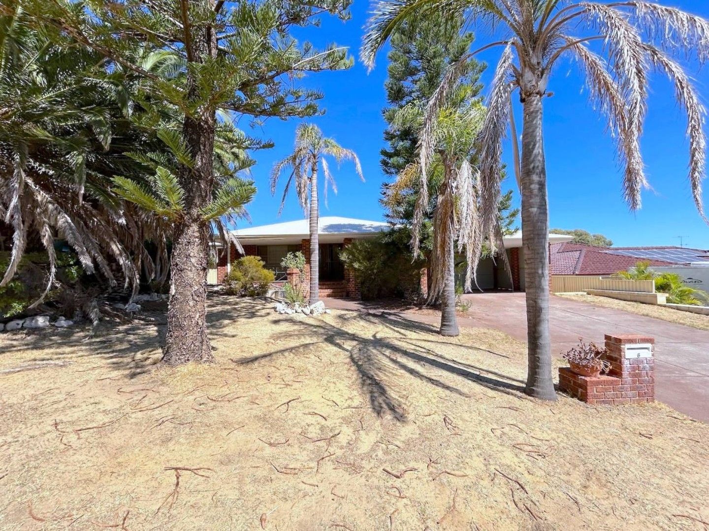 4 bedrooms House in  HALLS HEAD WA, 6210