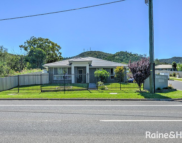 1 Scarborough Close, North Tamworth NSW 2340