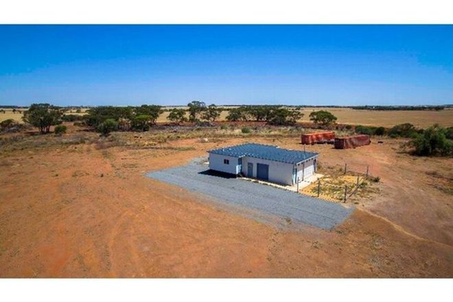 Picture of 3 Carnamah-Perenjori Road, PERENJORI WA 6620