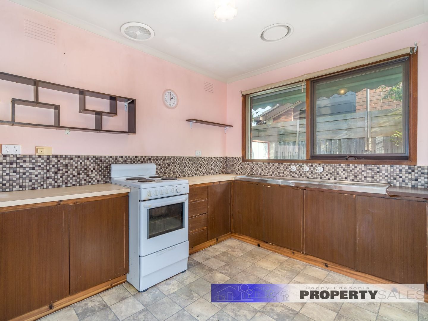 3/5 Hyland Street, Moe VIC 3825, Image 2