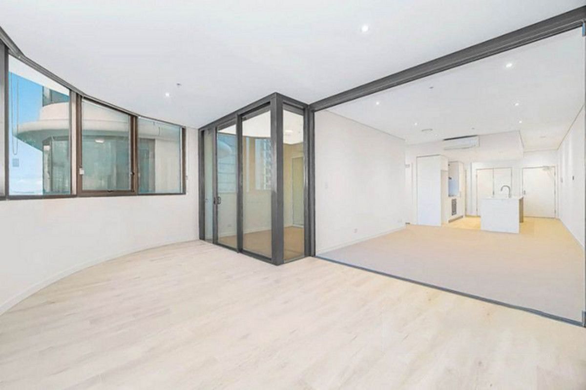 2 bedrooms Apartment / Unit / Flat in 704/11 Wentworth Place WENTWORTH POINT NSW, 2127