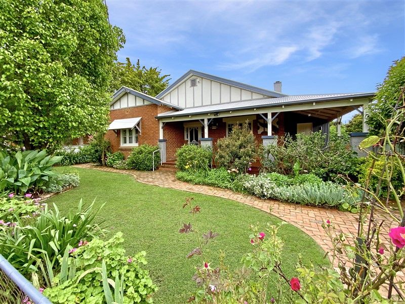 11 Johnson Street, Forbes NSW 2871, Image 0